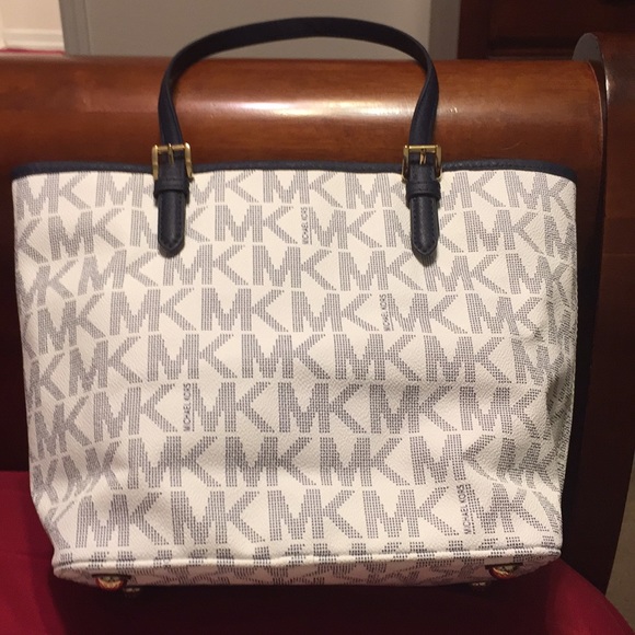 SOLD - Michael Kors Navy/White purse - Picture 2 of 7